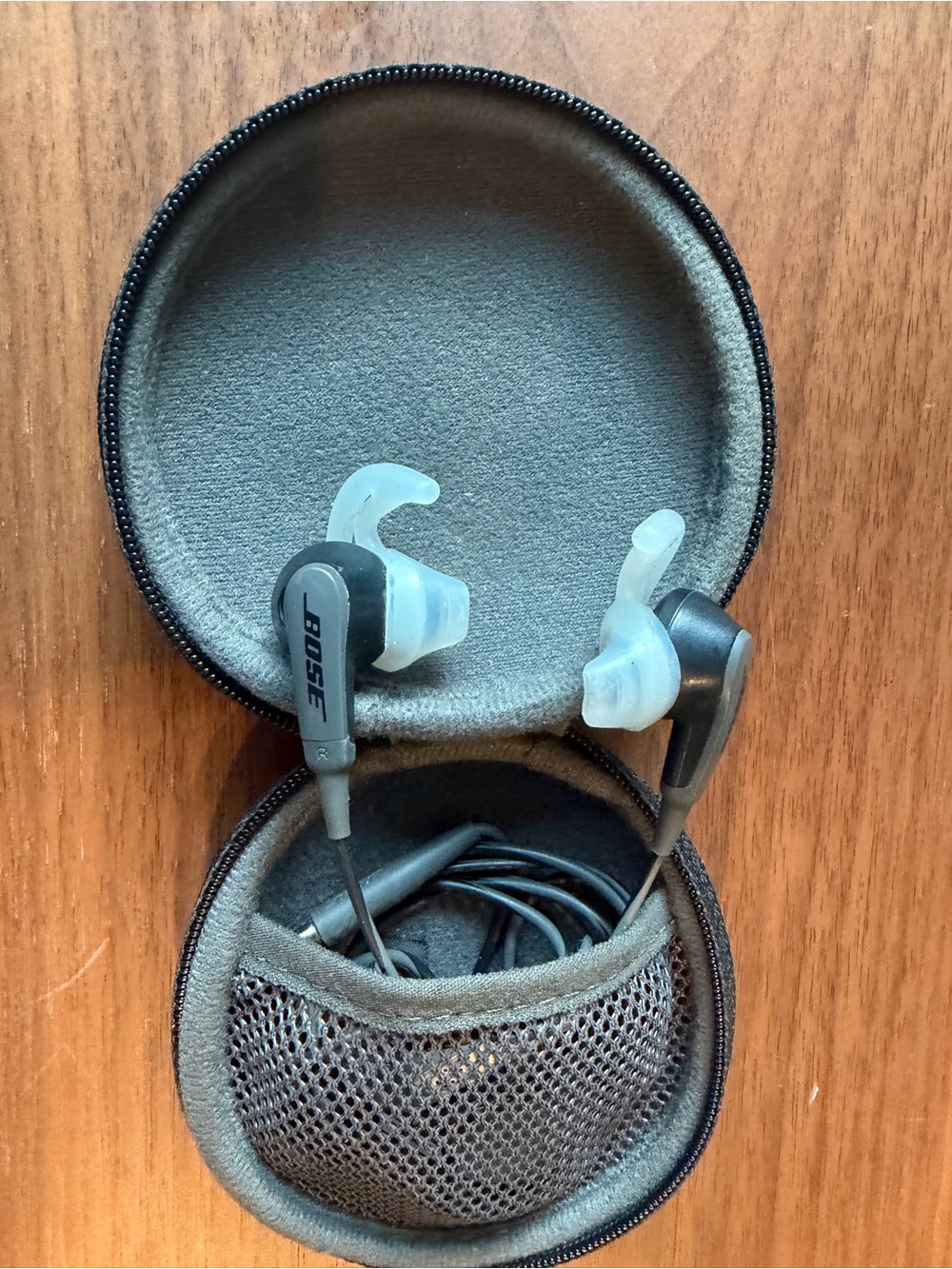 Bose In-Ear Headphones with StayHear Tips and case